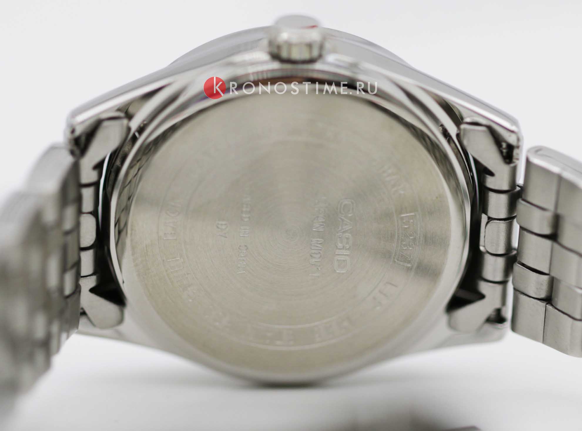 Casio LTP-1335D-5A женские часы застежка крупным планом
